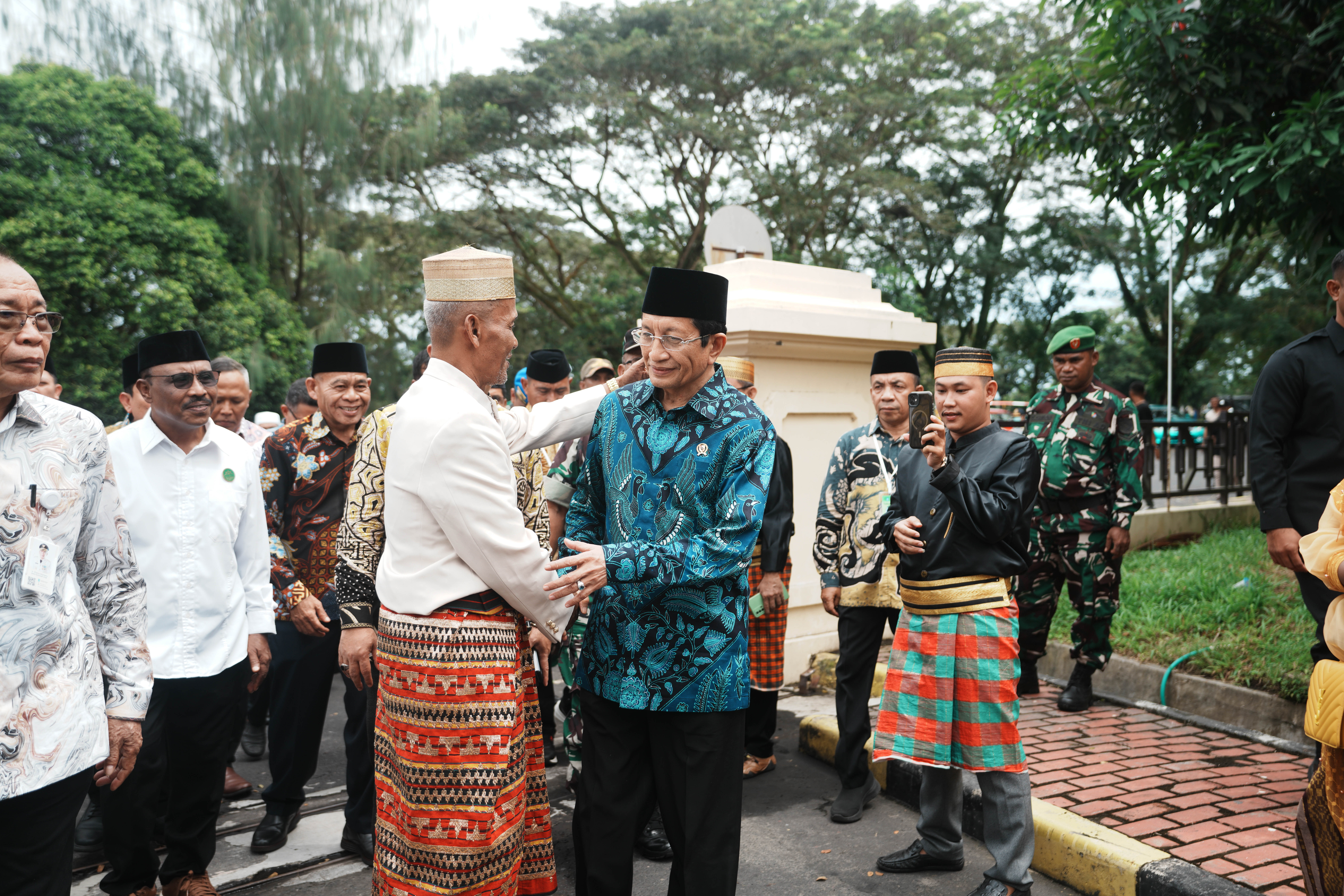 Saat Dunia Dipenuhi Orang Pintar, Tapi Kehilangan Orang Arif